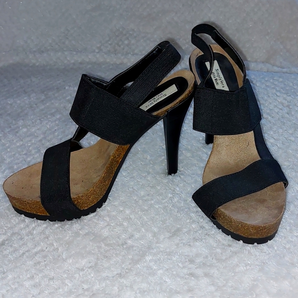 Simply Vera Vera Wang black heels